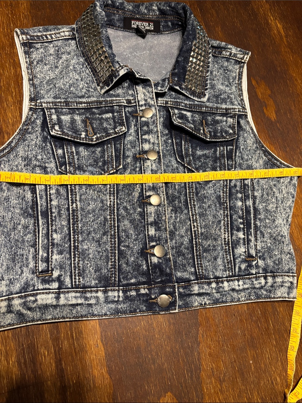 Forever 21 Acid Wash Studded Denim Vest in Black and Silver - Picture 3 of 5